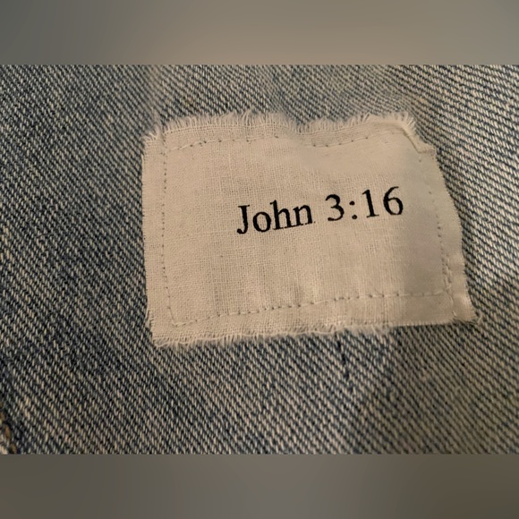 Original modded Scripture Jesus PACSUN Mom light Denim distressed Jeans 27w 23L - Picture 4 of 15